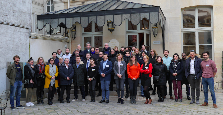 Avec AlumnForce publiez d'un simple clic vos actualités sur vos réseaux sociaux